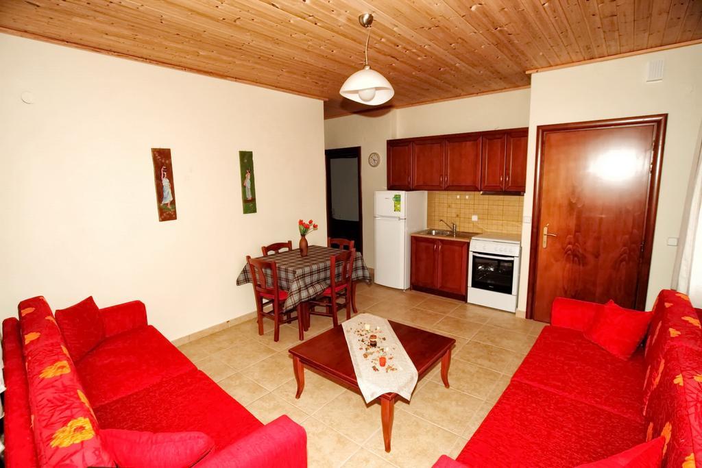 Traditional Apartments Tsikrikonis Mirtofiton Экстерьер фото